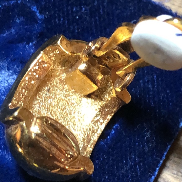 Carolee Gold Tone And Crystal Accents Clip On Earrings - Picture 5 of 9